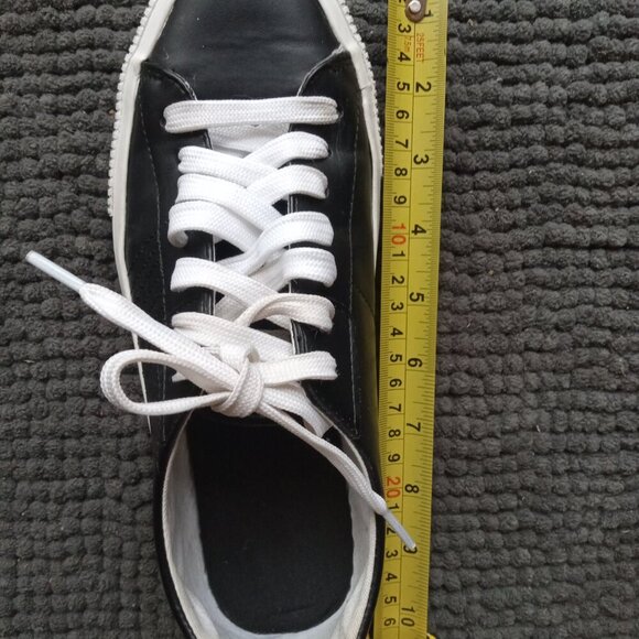 Calvin Klein- Women shoes- size 8 - Picture 4 of 5